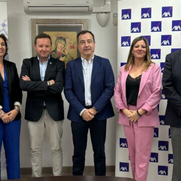 El Colegio de Mediadores de Seguros de Granada y AXA renuevan su acuerdo institucional